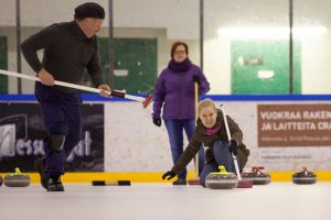 Lue lisää aiheesta Tule kokeilemaan curlingia