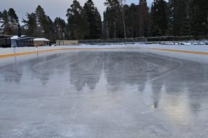 Lue lisää aiheesta Keskuskentän kaukalo on luistelukunnossa